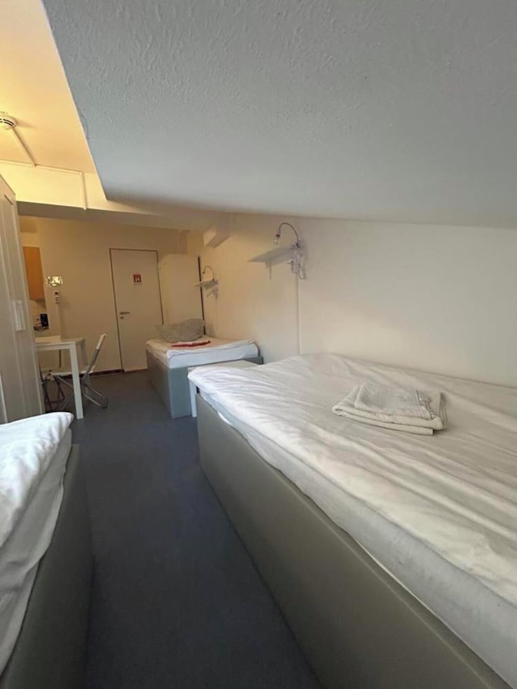 2-Rent Group Hostel Apartments SEN14