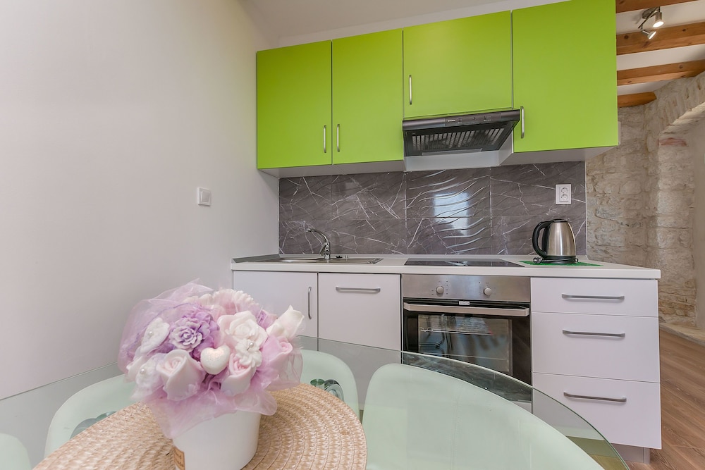 House Darijo en Omis — kitchen