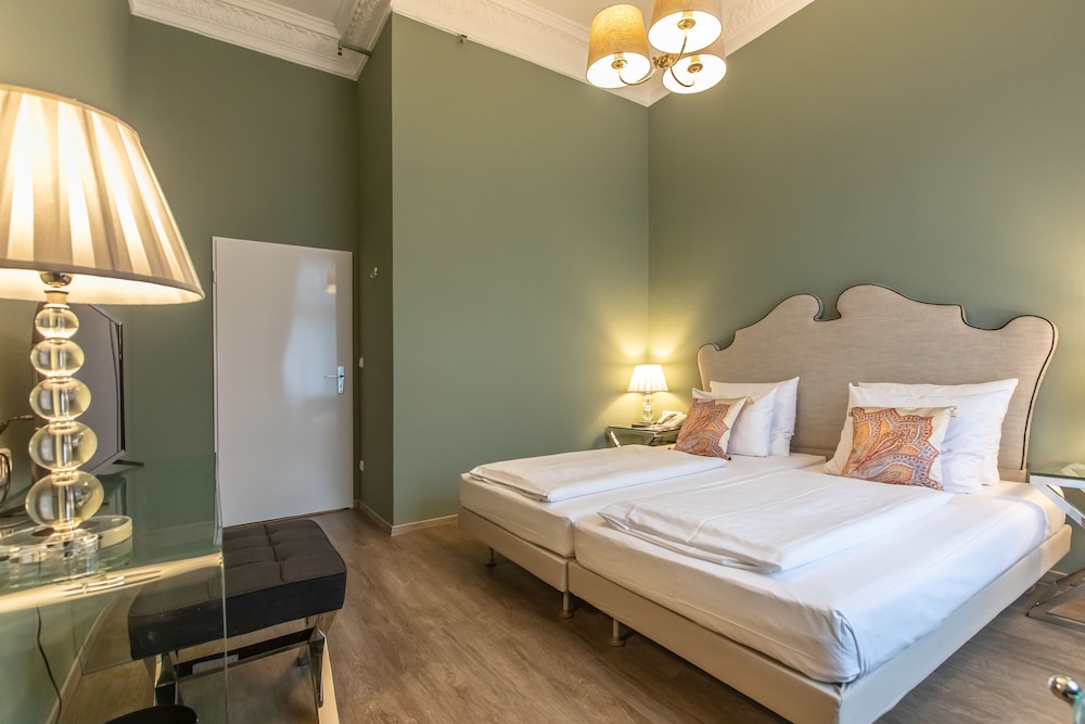 Frankfurt Vacations - Hotel Monopol - Property Image 25