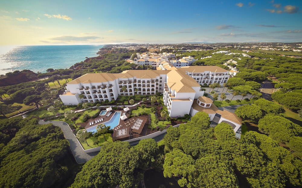 Pine Cliffs Ocean Suites, a Luxury Collection Resort & Spa