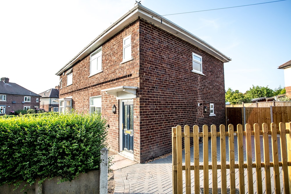 Entire House Tamworth