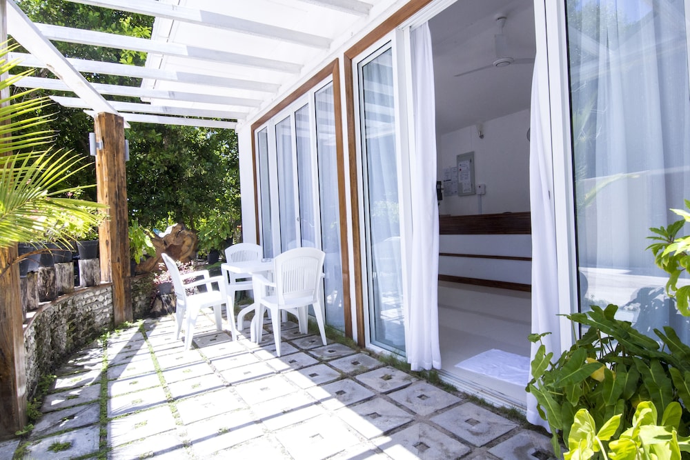 Dhigurah Retreat Beach