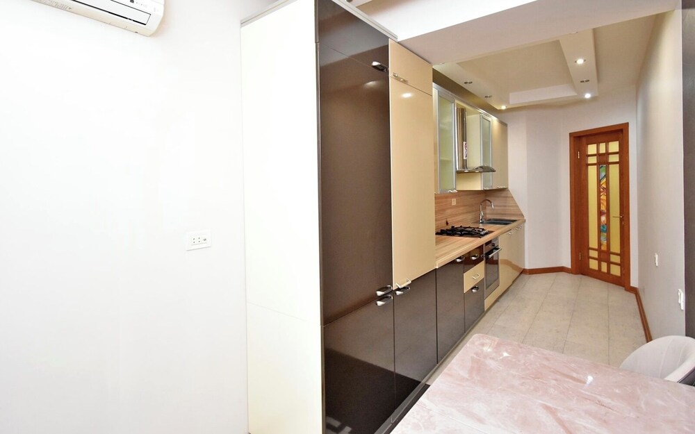 Apartment on Sundukyan street