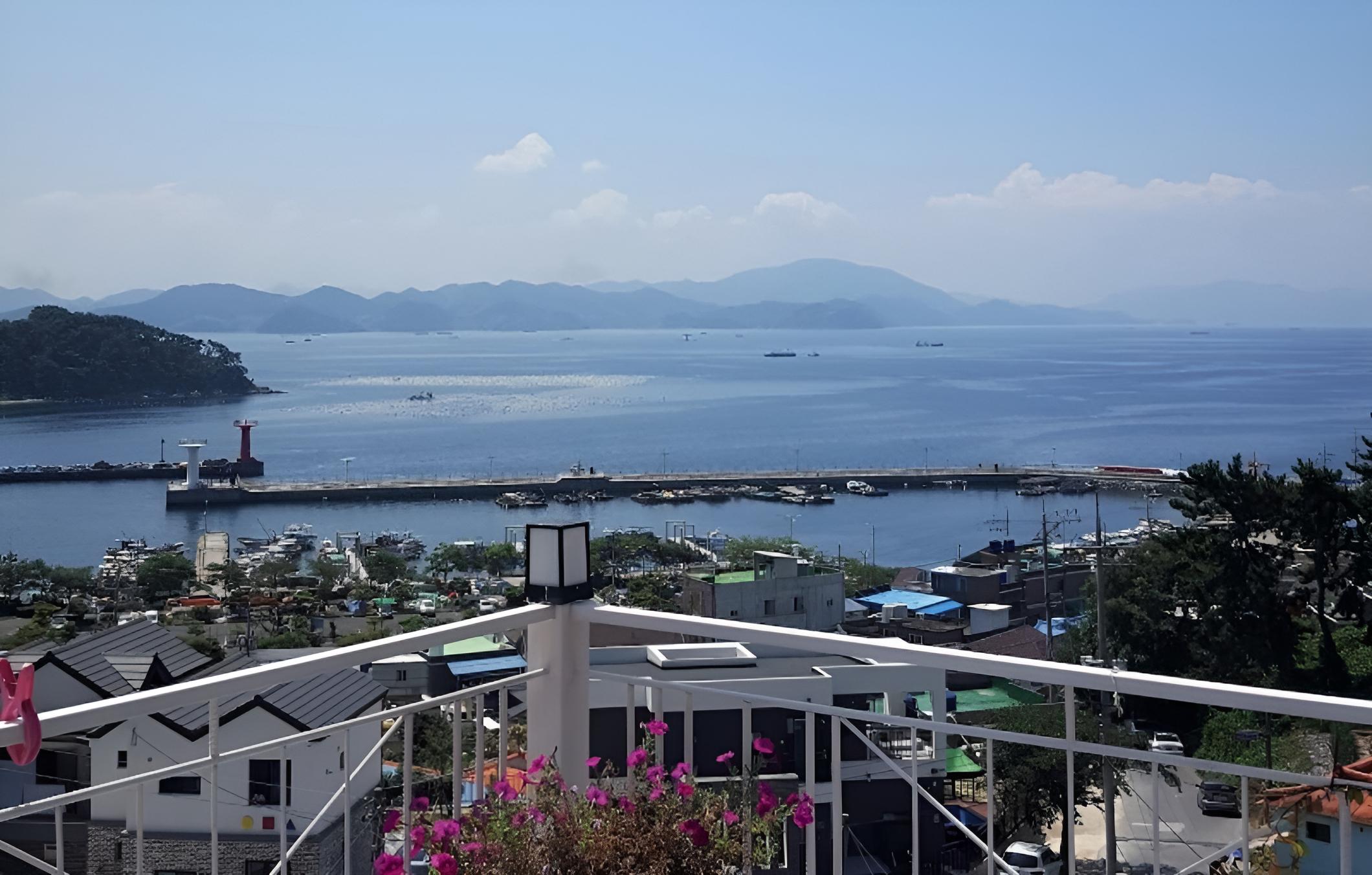Changwon Solhyangi Pension view 3