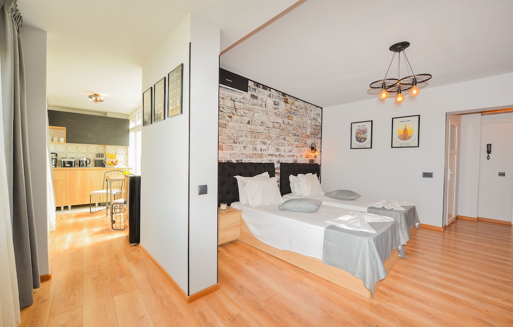 One by One - Adam's Studio - Cismigiu Gardens view 3