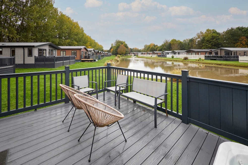 Host Stay Flamingo Lodge