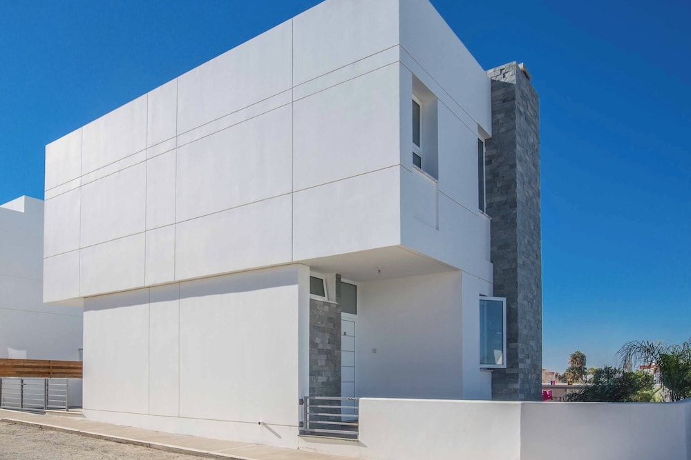 Protaras Pearl Pe16