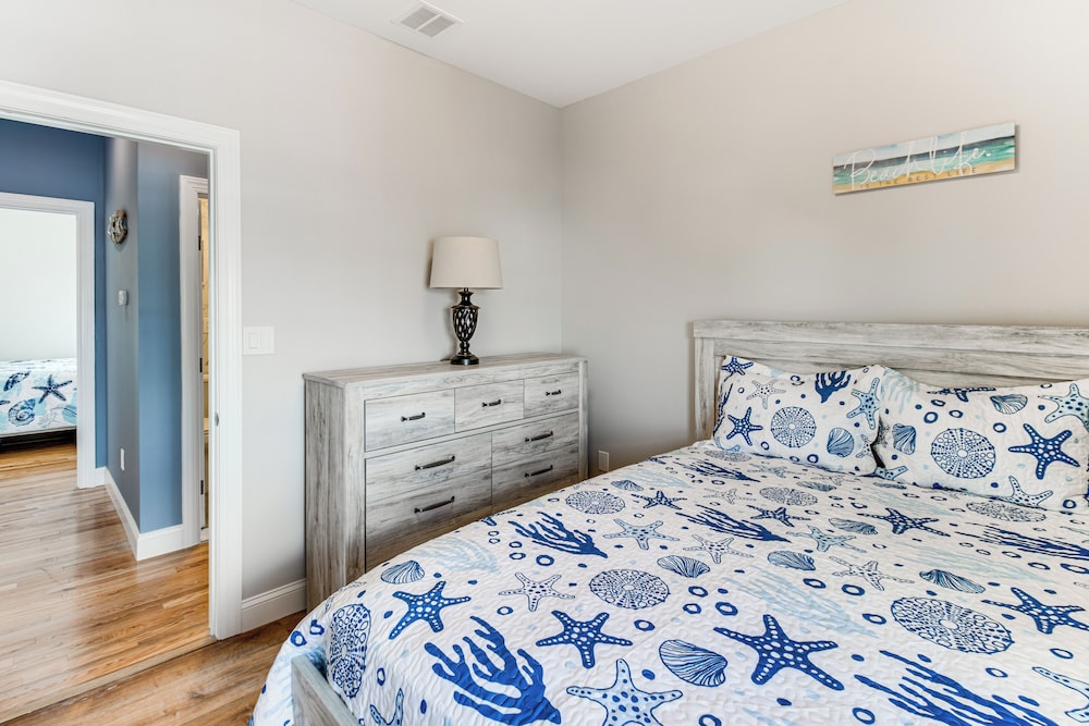 5 Blocks to Wildwood Beach: Family Getaway!