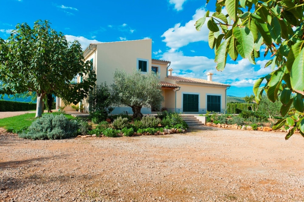 Villa in Sa Pobla With Private Pool & Beaches
