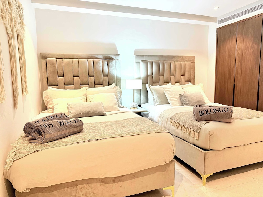 Bolongo: Your Exclusive Oceanfront Escape