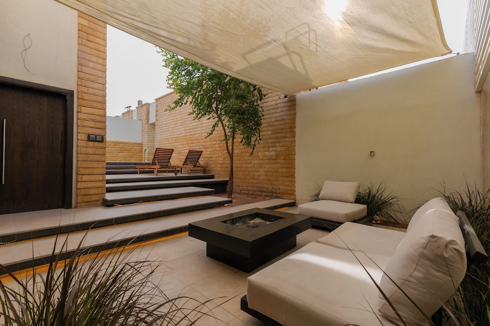 Portal Chalets With Private Pool-AlRawda
