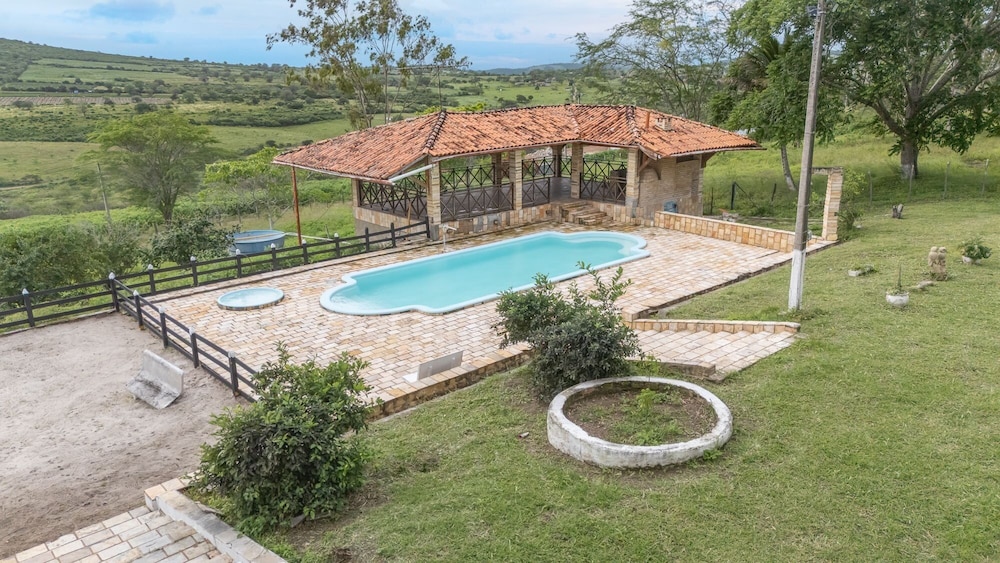 Casa de Campo c Piscina 5 Quartos-SH106D
