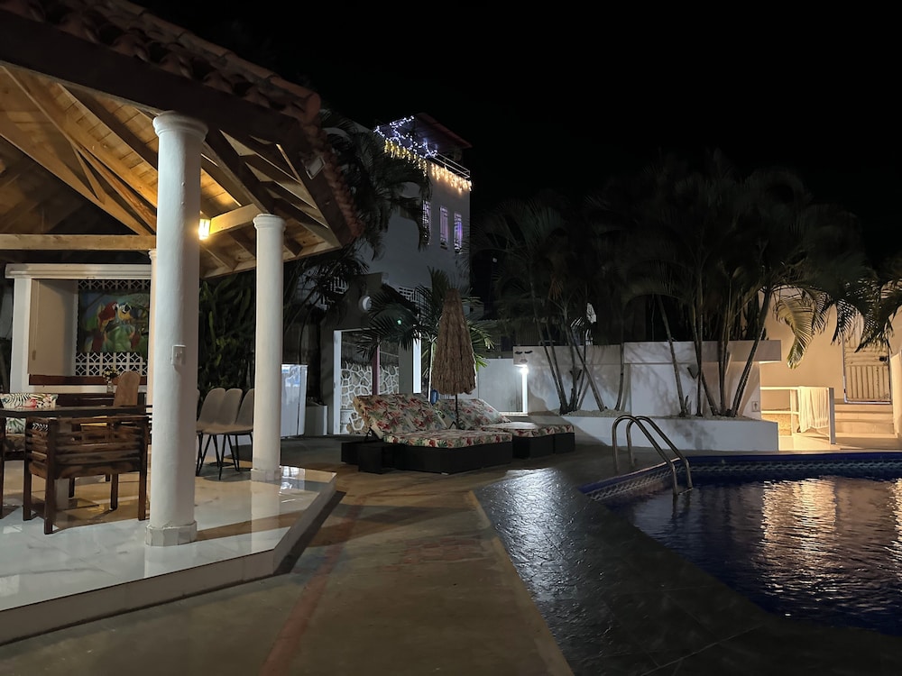 Onyx luxury rd