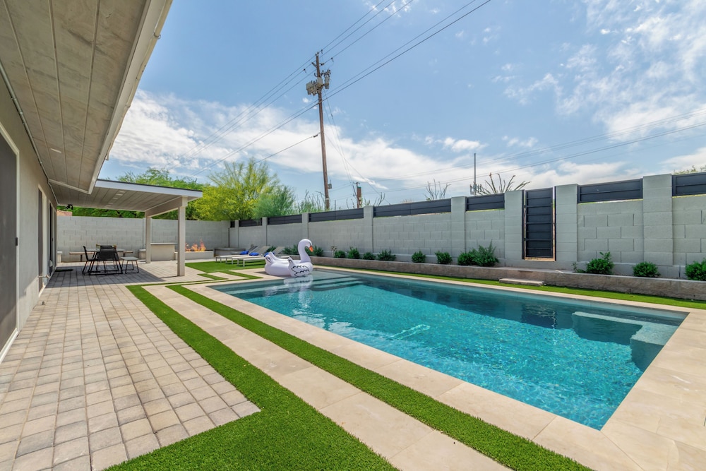 Desert Daze - Sparkling Pool - Mins to Old Town