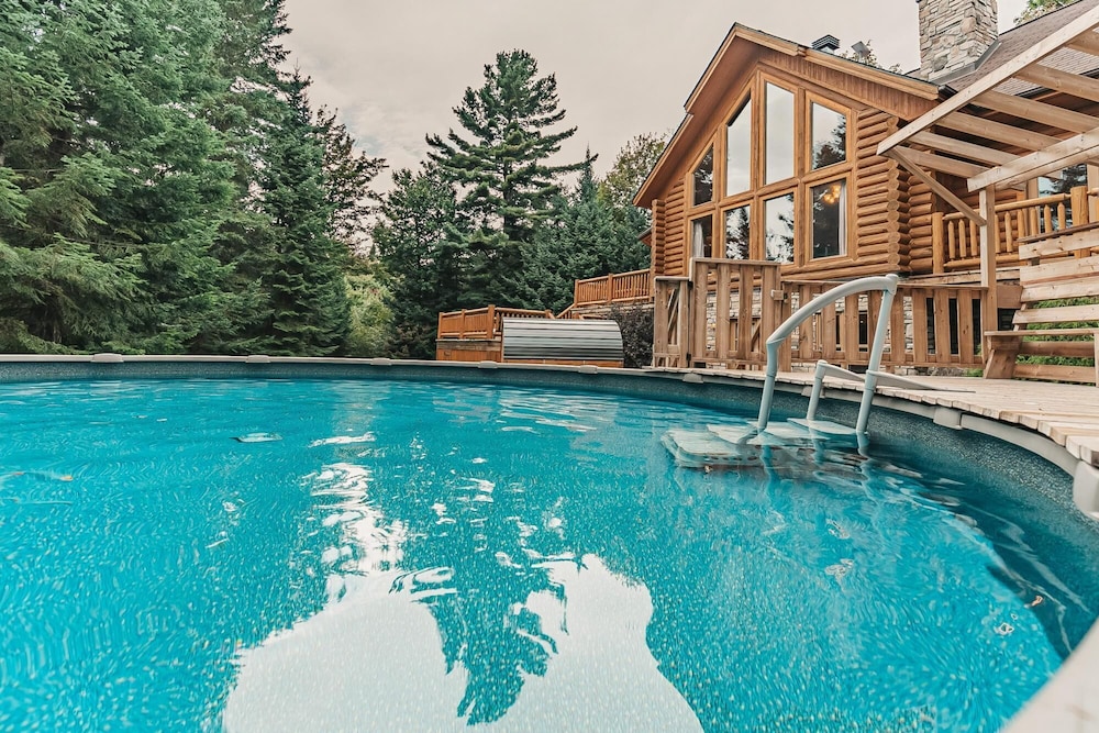 Harfang 51 - Stunning log Cottage With Private hot tub Pool and Scandinavian dry Barrel Sauna