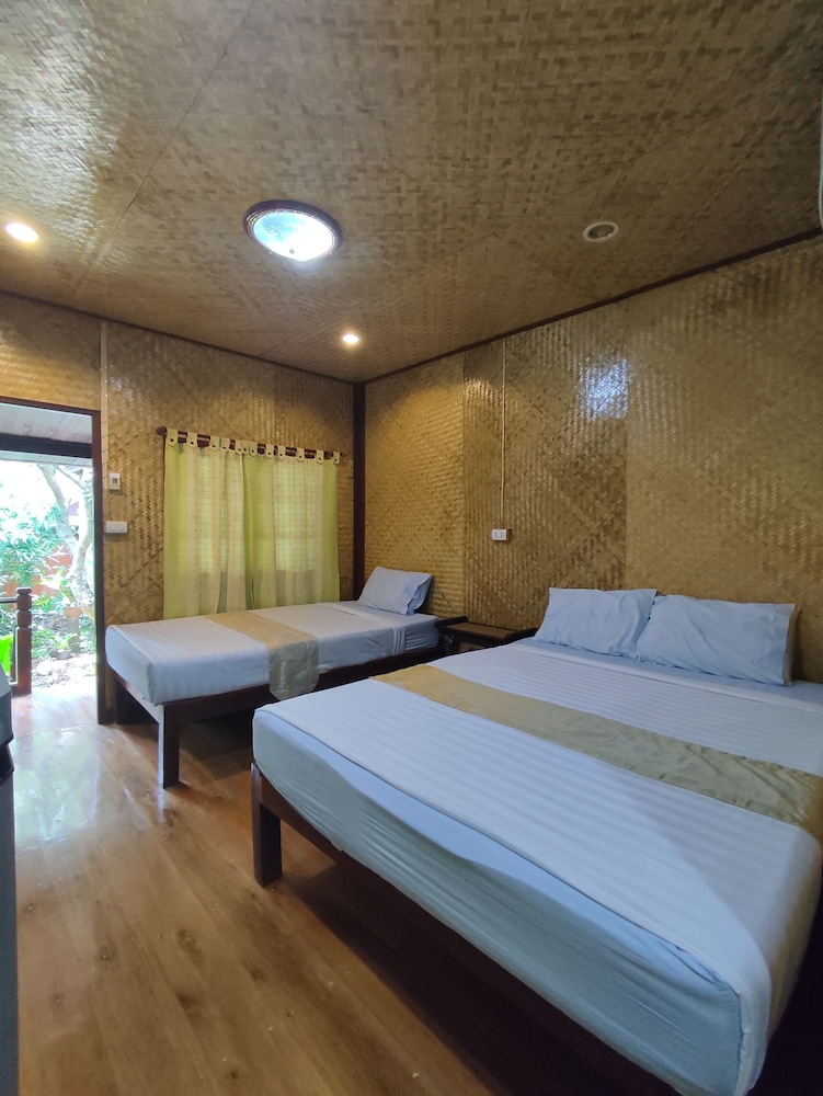 Baansuanlynjee Maeklong Resort