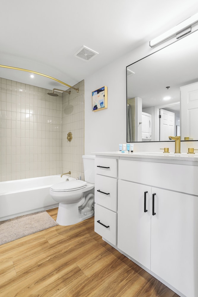 Well Appointed Apartments W Full Comfort
