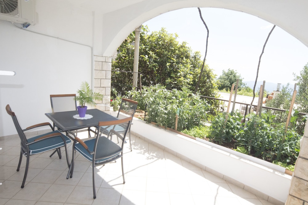 Ema Sun Apartment