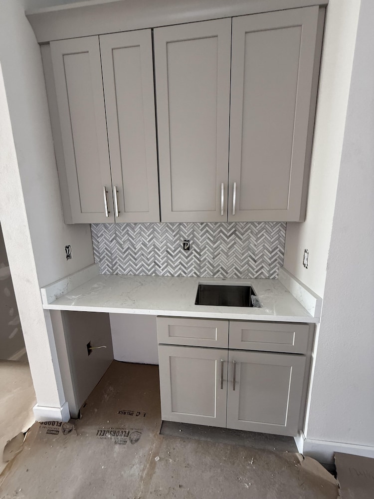 Gorgeous 6 Bedroom New Build 261 Carolina Ave: Heated Pool 6 Home