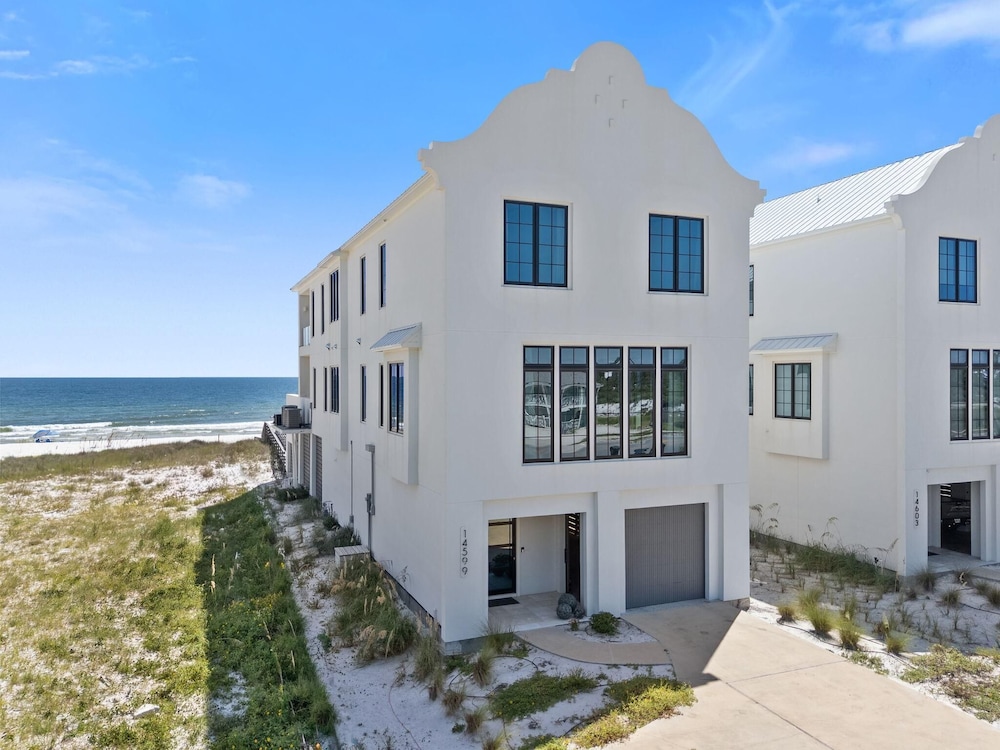 Casa Playa at Eleanor Beach