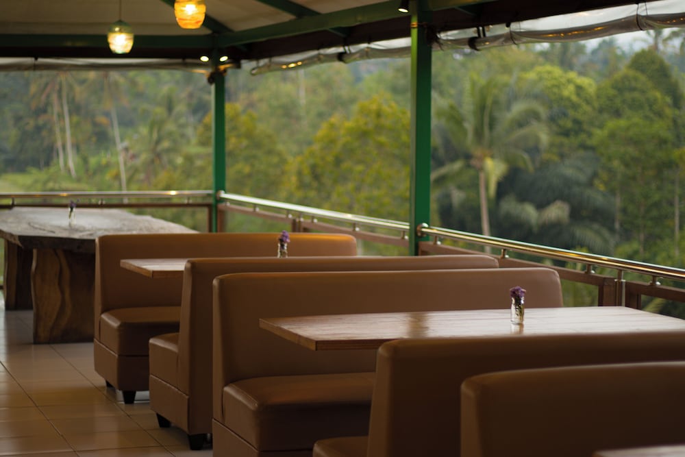 Mina Baturiti Hotel & Resto