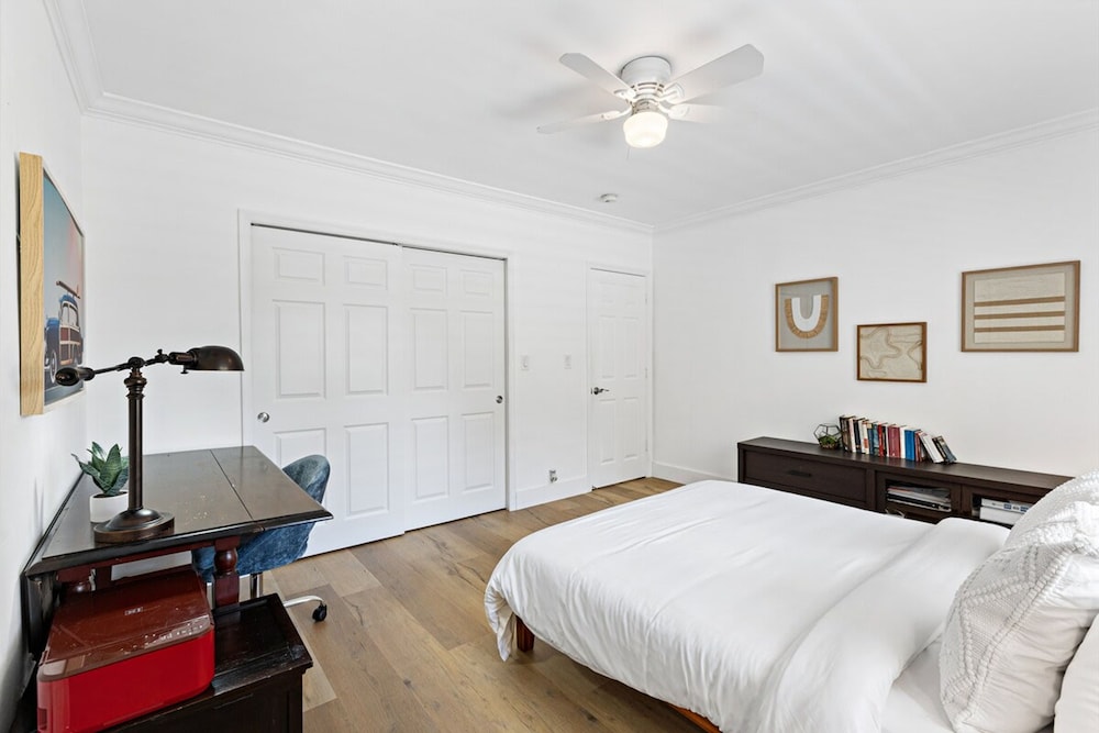 Spacious Beach Apt in Las Olas Blvd