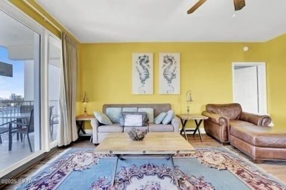 Laketown Wharf 338 3 Bedroom Condo