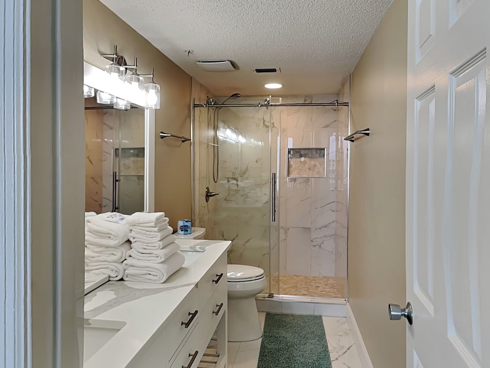 Emerald Key #602 by Southern Vacation Rentals