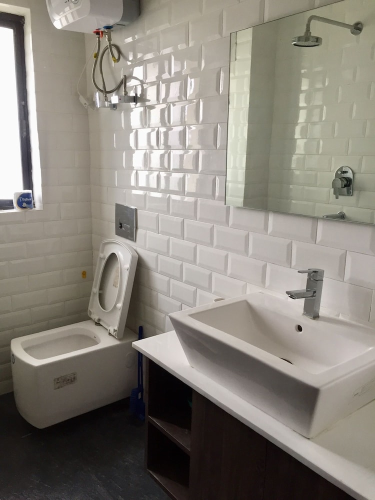 Drongpa suites