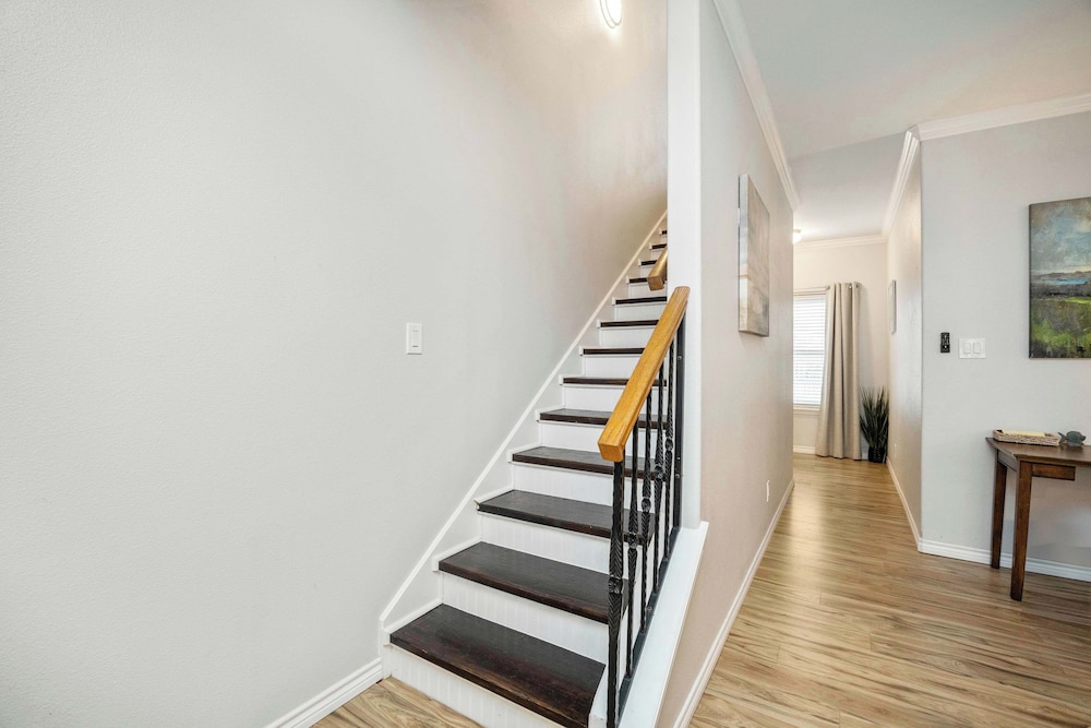 Coastal Townhouse TX Retreat!