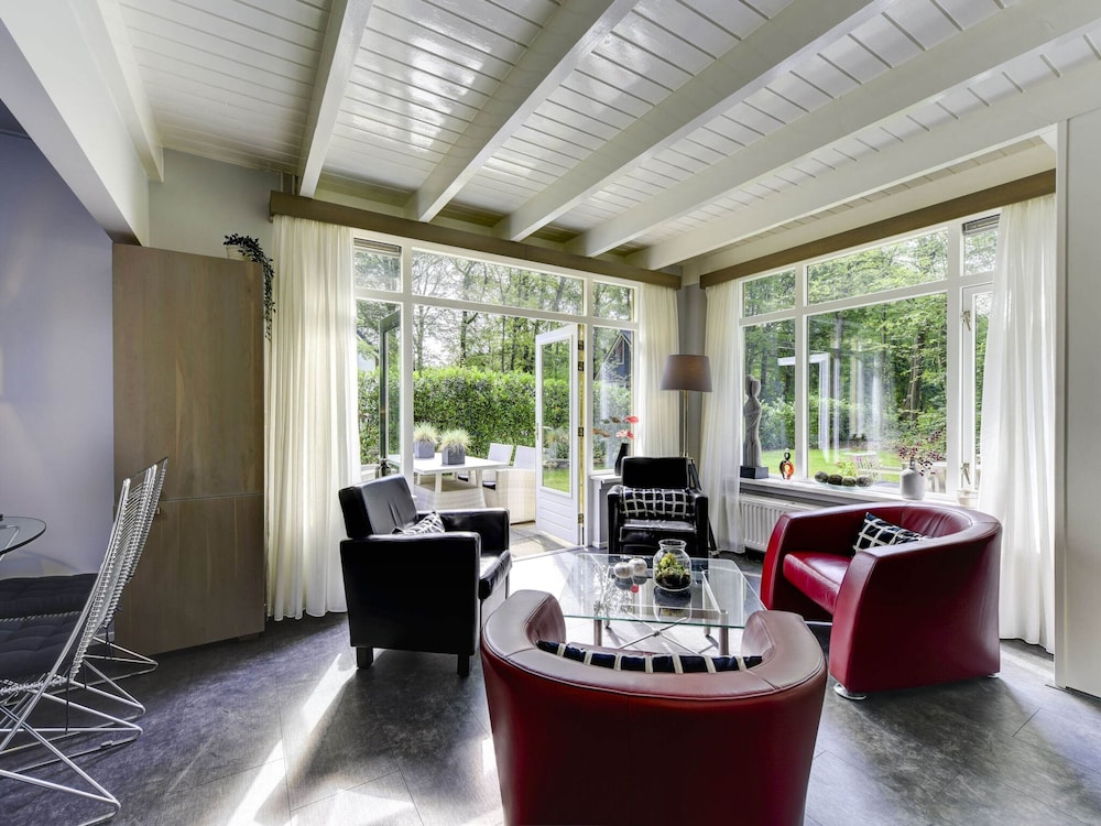 Attractive Holiday Home with Large Garden near Zwolle