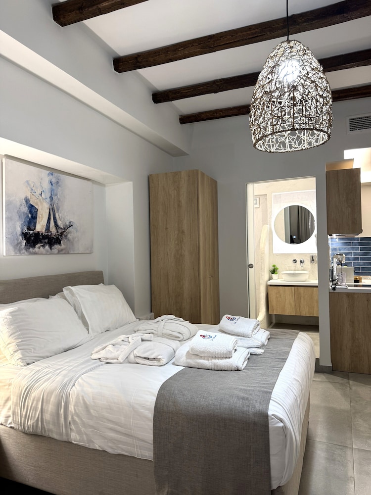 Chic Centre Suites Athens