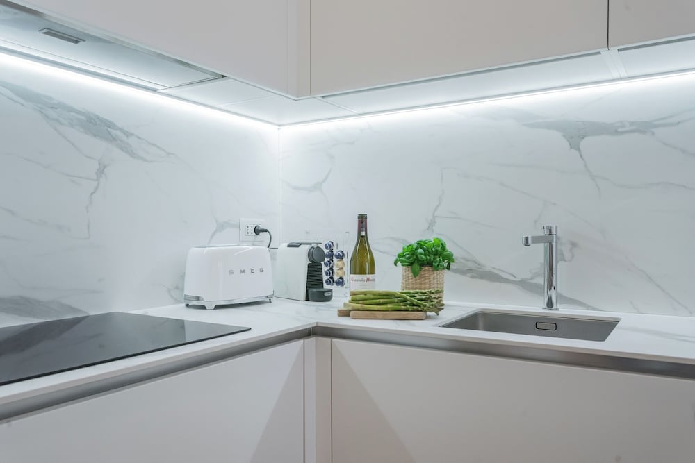 Central & White Apartment by Rent all Como