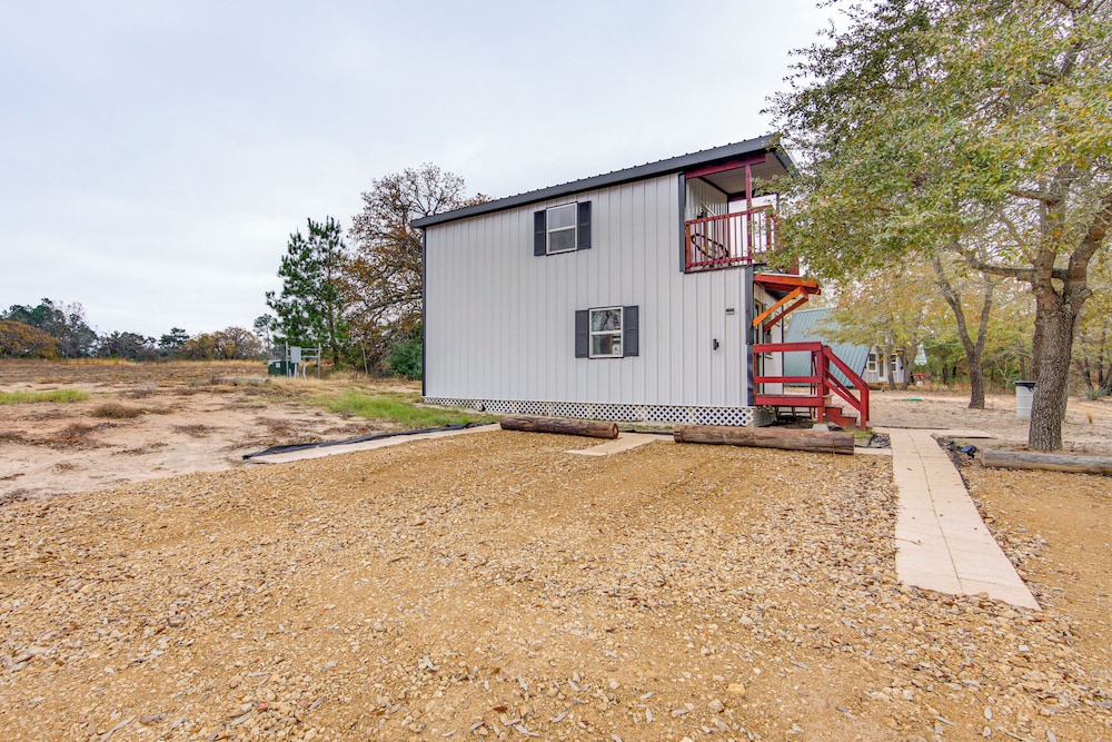 Hike & Explore: 60-acre Outdoor Retreat in Tyler!