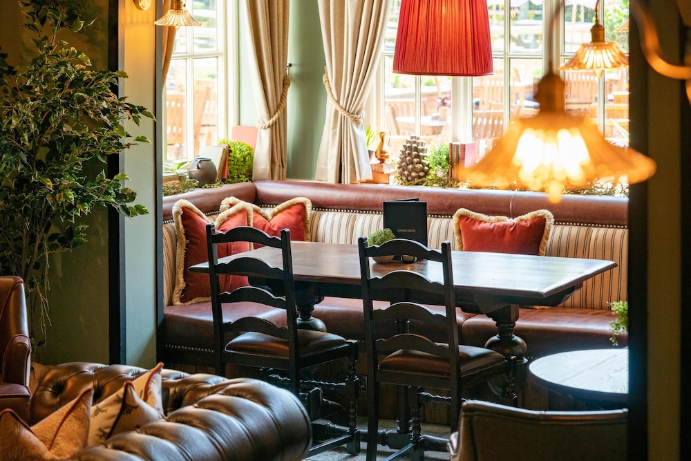 High Corner Inn