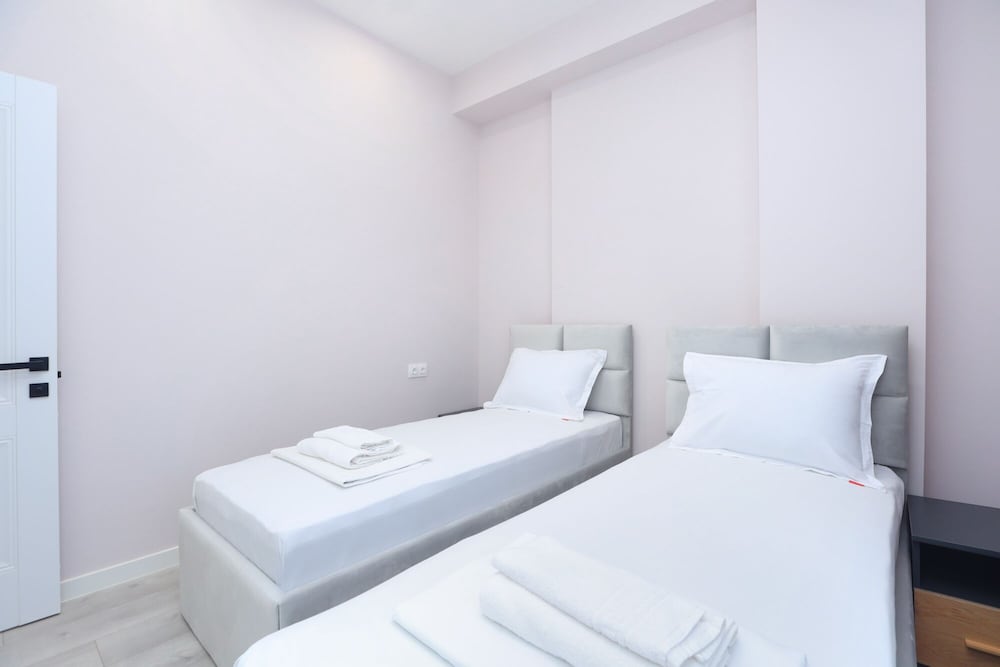 Stay inn on Amiryan 26/4