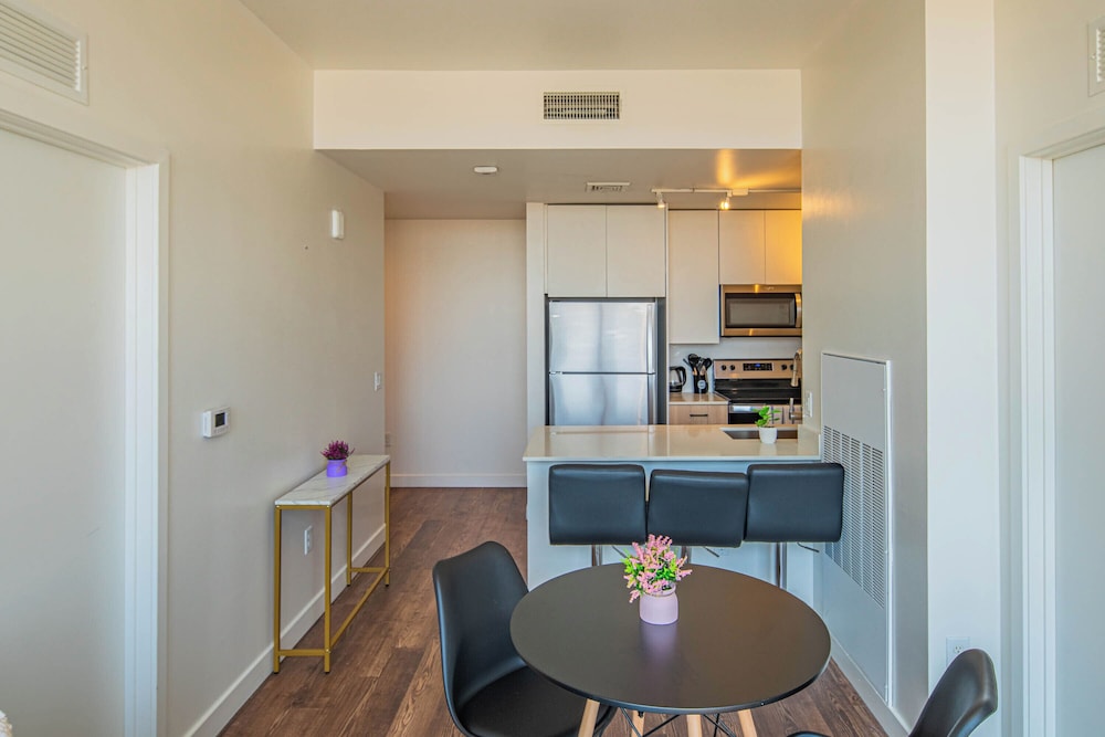 ROVE LIVING/KB - Joy on 4th