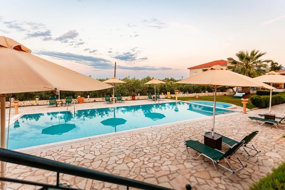 Astros Poolside Home - Idyllic Retreat view 5