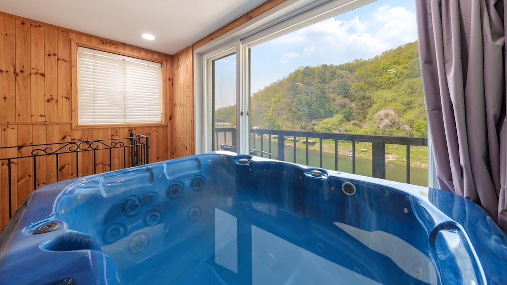 Gapeong Eoneunal Spa Pet Pension