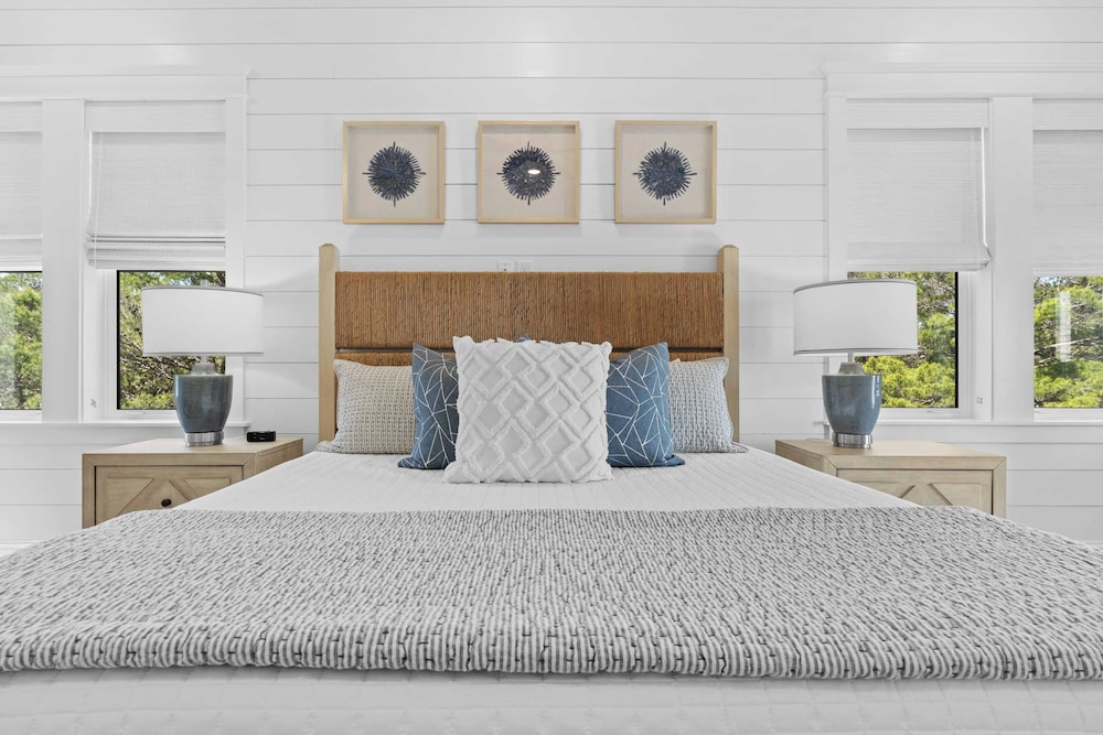 Sleeps 20 2 Homes, 9bdr, Arcade Walk to Blue Mountain Beach Access & Eats