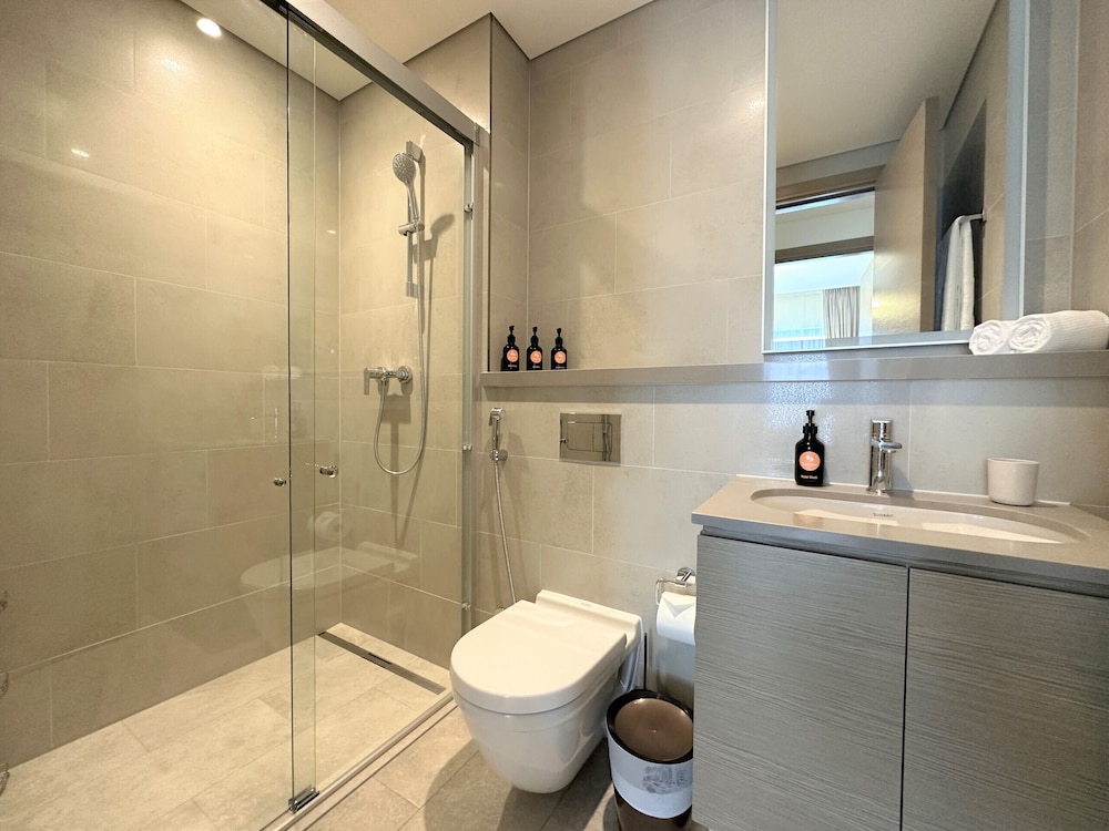 Easygo-indulging 1bdr Sobha Waves