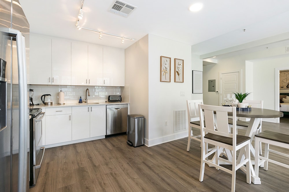 New Orleans Vacations - Modern 4BR Condo in the Heart of NOLA - Property Image 44