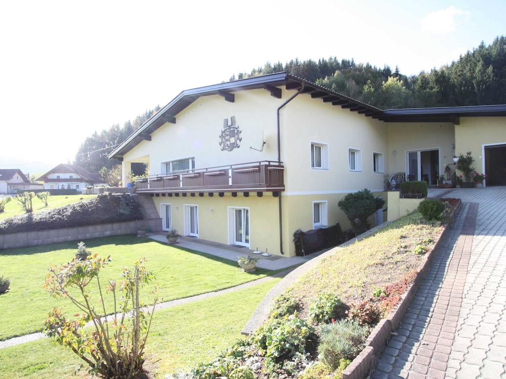 Spacious Apartment near Ski Area in Liebetig view 3