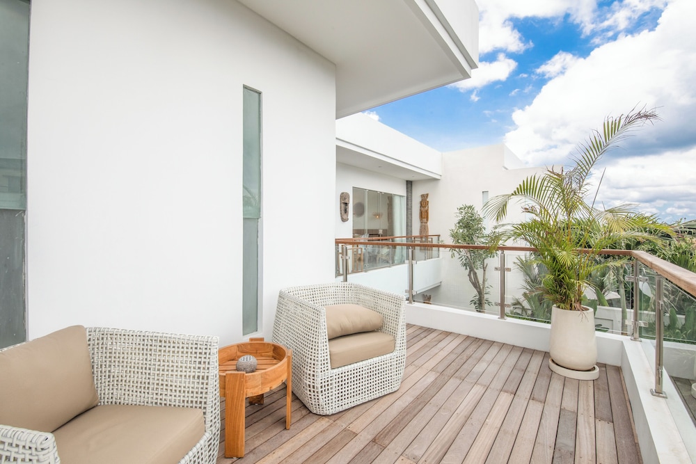 Coastal Comfort: Cozy 4BR Villa, 5 Min Walk to Finns Beach