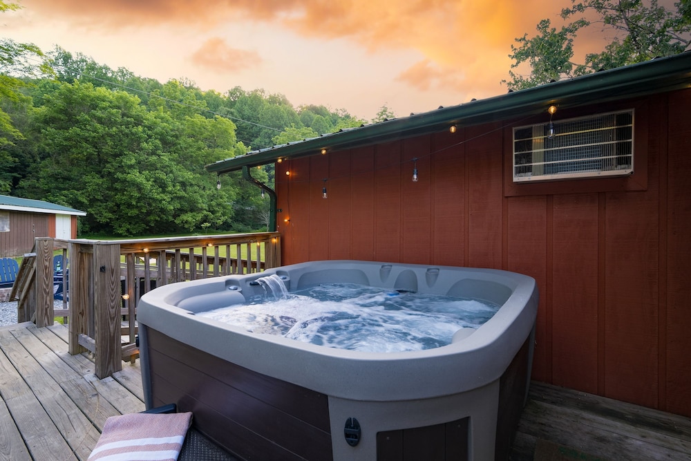 The Rustic Cottage by Avantstay Hot Tub Fire Pit Pool Table 5mins to Town