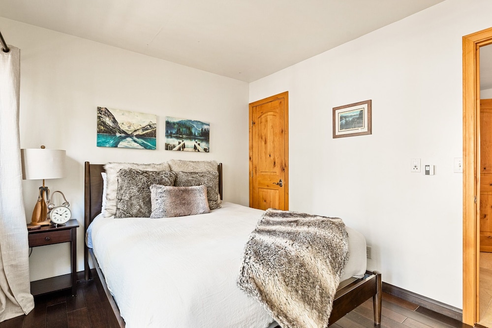 Summit Pine Lodge 4 BDR Minutes From Bear Lake! view 4