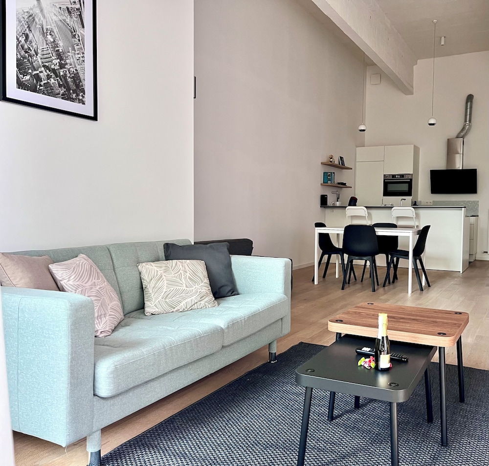 Spacious Loft Instant Favourite Up to 4