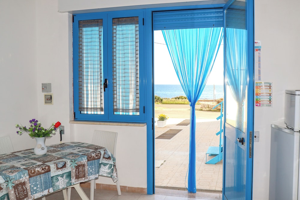 BILOCALE LA CORTE SUL MARE