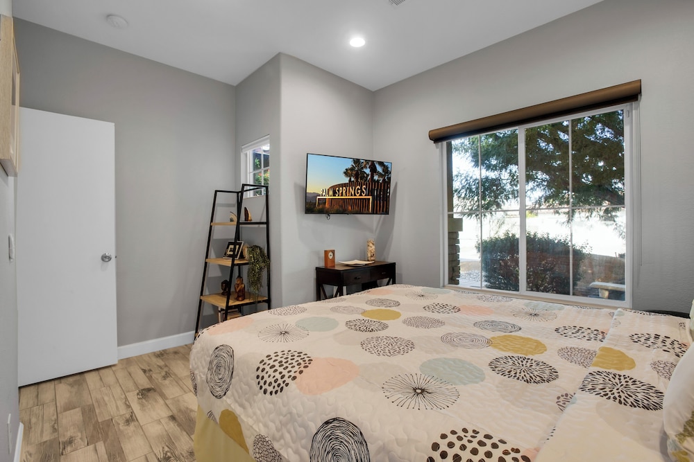 Near Downtown: Palm Springs Home w/ Mountain Views