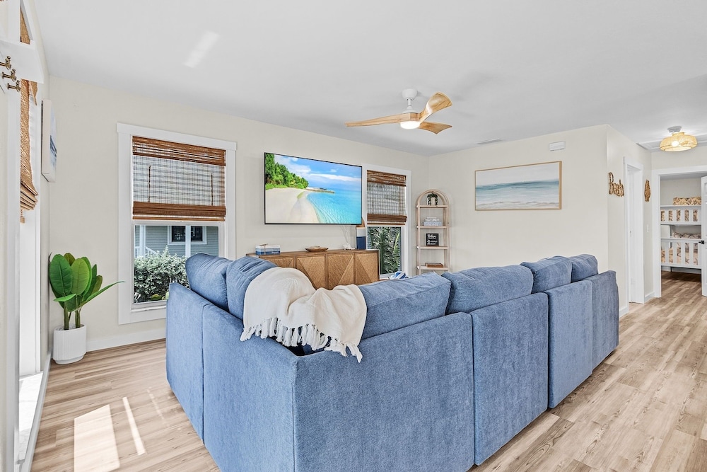 197 Beach Daze: 3br Pool Home, W/ Deeded Beach Access! 3 Bedroom Home